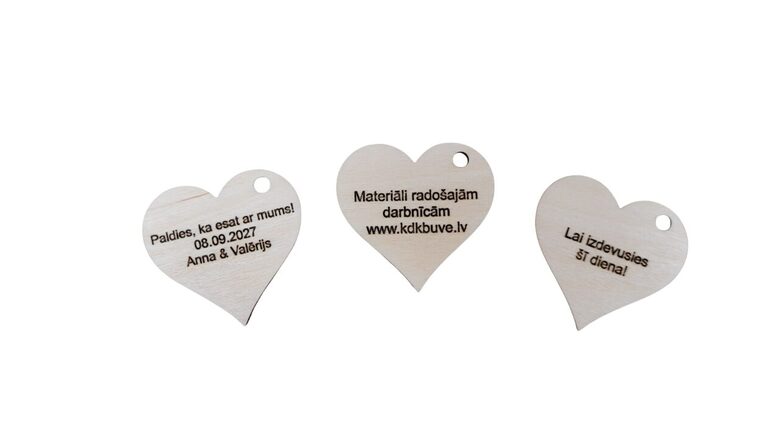 Koka Sirds Ar Personalizētu Gravējumu
