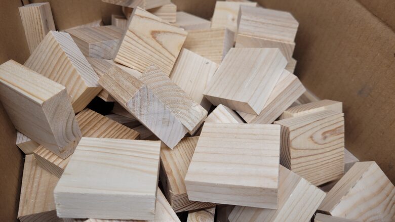 Neapstrādāti koka kluči | 40x40x18mm | (50 gab.)