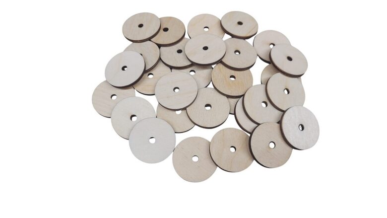 Koka aplīši ar caurumiņiem (30gab.)