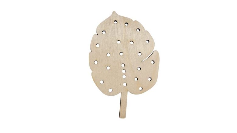 Caurumota Figūra "Lapiņa"