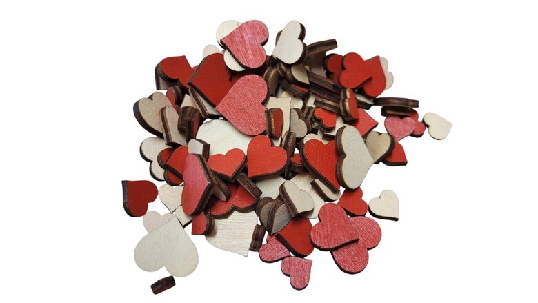 Koka Sirdis (100 gab.) — Jaukti Izmēri 3-20mm (Viena puse krāsota) 