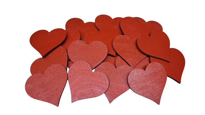 Krāsotas koka sirdis (20gab.)